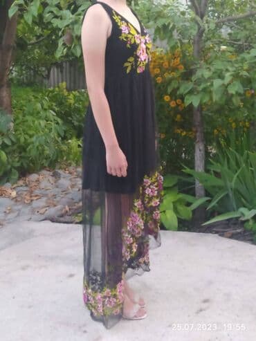 коктейльное платье большого размера: Платья б/у 44-46 размер (одевали один раз). Цена 1 000 сом — 4