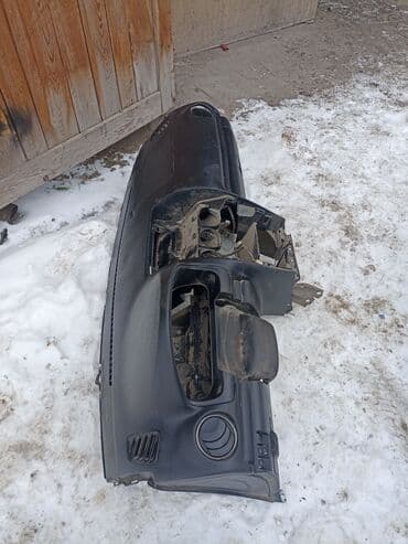 обшивка салона зил 130: Торпедо Mazda 2003 г., Колдонулган, Оригинал — 2