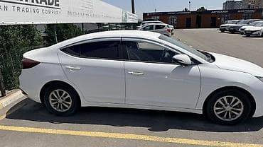 Hyundai Elantra: 2019 г., 1.6 л, Автомат, Газ, Седан — 2