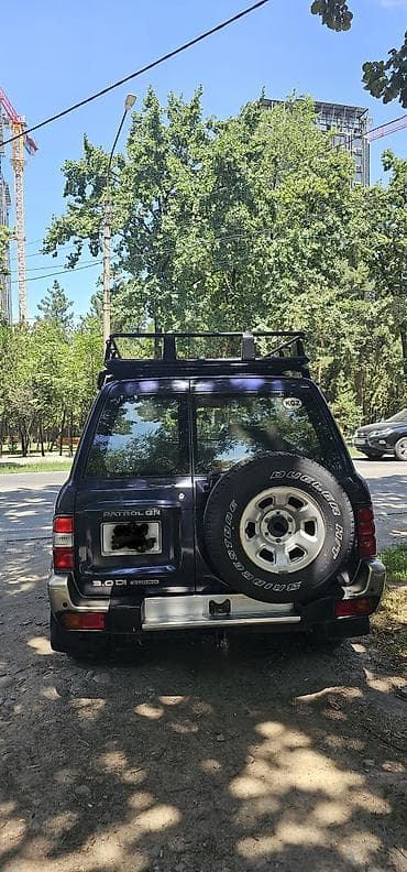 Унаа: Nissan Patrol: 2001 г., 3 л, Кол менен иштөөчү, Дизель, Жол тандабас — 10