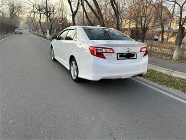 срочно продам авто в связи с переездом: Toyota Camry: 2012 г., 2.5 л, Автомат, Бензиновая, Седан — 4