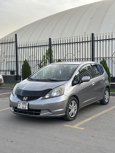 subaro legacy: Honda Fit: 2009 г., 1.5 л, Автомат, Бензин, Хэтчбэк — 2