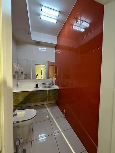 продаю офисы: Аренда офисов, 224 м², В жилом комплексе, С оборудованием — 8