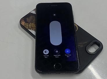 айфон се 2020: IPhone SE 2020, Б/у, 128 ГБ, Черный, Чехол, 70 % — 4