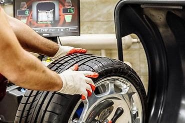 Ош шаары, белгилүү Кудайберген базарында, бардык жабдуулары менен