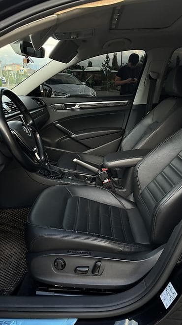 полный комплектация: Volkswagen Passat: 2018 г., 2 л, Бензин — 3
