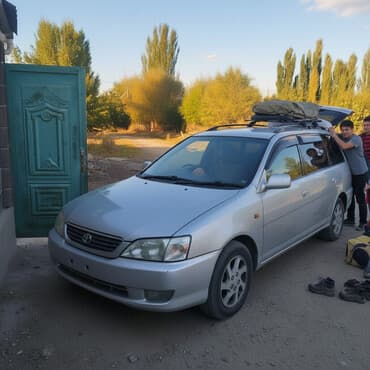 Toyota Gaia: 2002 г., 2 л, Автомат, Бензин, Минивэн
