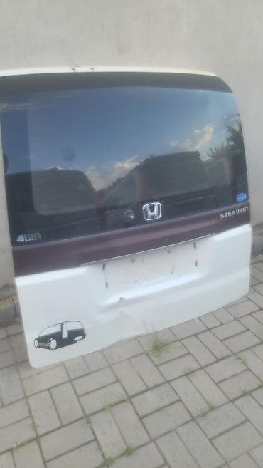 step rf3: Задняя дверь (пятая дверь, крышка багажника) для минивэна Honda — 1