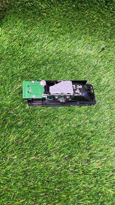 n52b30: Салонное освещение BMW Б/у, Оригинал, Германия — 4