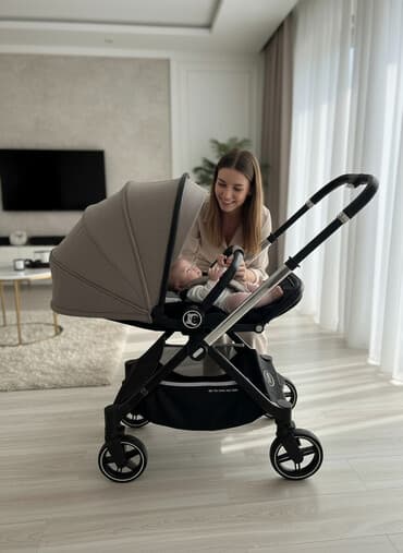каляска прогулочная: Коляска, цвет - Черный, Б/у — 1