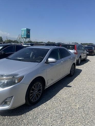 Toyota Camry: 2014 г., 2.5 л, Гибрид, Седан — 2