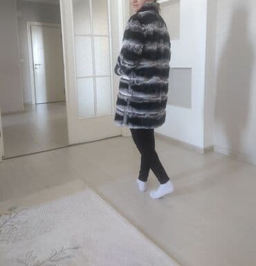 серое пальто: 40 — 2