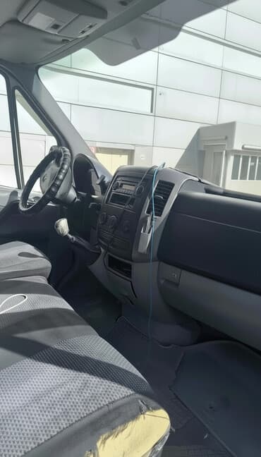 мерседес дубл кабина: Легкий грузовик, Mercedes-Benz — 2