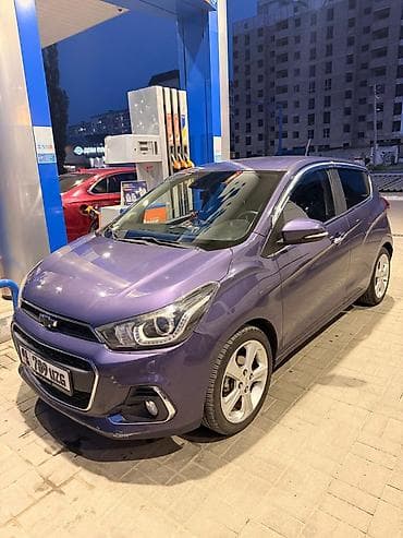 Chevrolet Spark: 2015 г., 1 л, Автомат, Бензин, Хэтчбэк