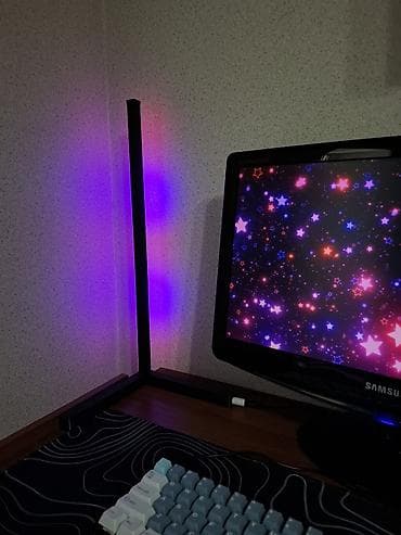 Освещение: Продаю настольную угловую RGB лампу! В комплекте: • Сама лампа высотой — 3