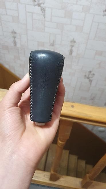 Продаю оригинальную ручку КПП (кулису) на Лексус GX460. Снята с at lalafo.kg Продаю оригинальную ручку КПП (кулису) на Лексус GX460. Снята с