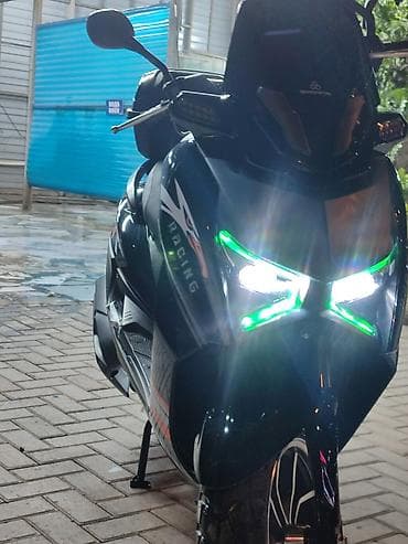 Продаётся скутер Q-MAX спортивного класса (185 кубовый) идеальном