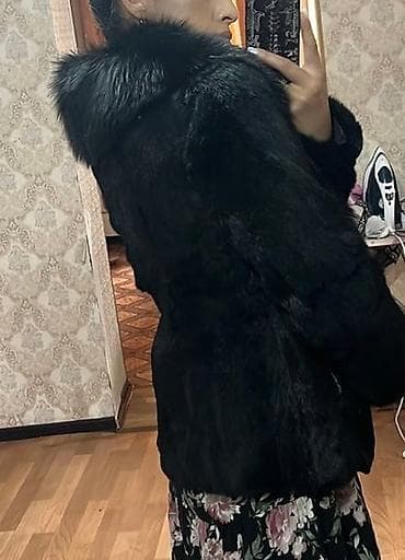 Продаю шубу натуральная, в хорошем состоянии, размер 42-44. Теплая