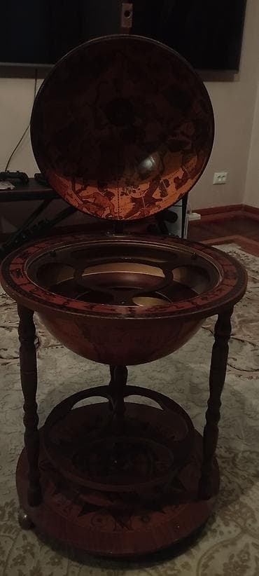 Комплекты столов и стульев: Барный стол, стойка, Б/у, Дерево — 4