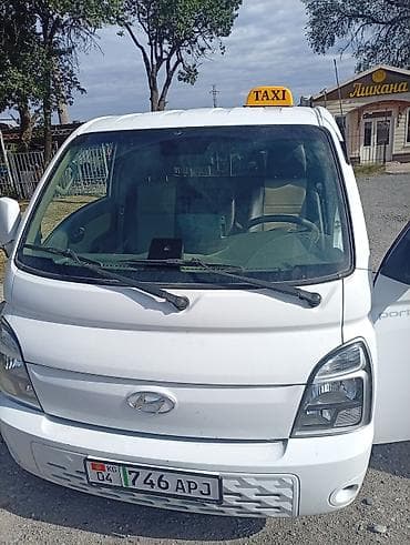 Дом и сад: Такси на базе Hyundai Porter (белый, с опознавательным фонарём TAXI на — 1