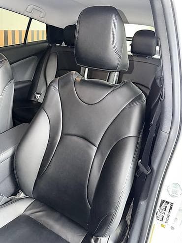 prius v: Toyota Prius: 2020 г., 1.8 л, Гибрид, Хэтчбэк — 10