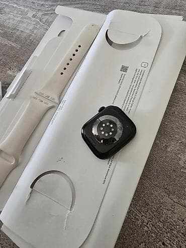 часы armani: Apple Watch 10 42mm, корпус чёрный, алюминий. В комплекте: - часы с — 2