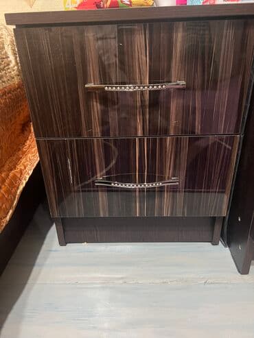 садовая мебель бишкек: Спальный гарнитур, Б/у, Двуспальная кровать, Комод, С матрасом, Самовывоз — 2