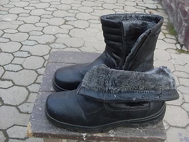 обувь дордой: Продаю: Ботинки (45 р.) новые-1600 сом (Россия), берцы-850 сом — 8