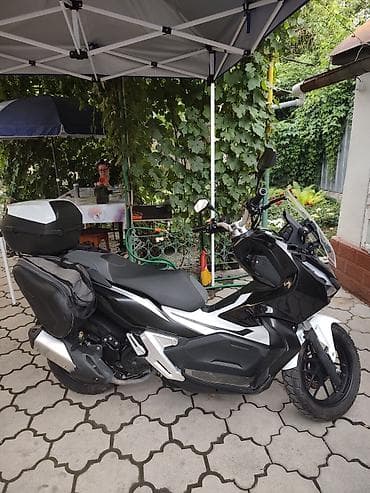 Транспорт: Макси-скутер Honda, 180 куб. см, Бензин, Б/у — 5