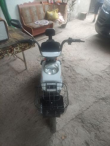 Мототехника: Электрический скутер (городской e-bike) с передней корзиной. Основные — 3
