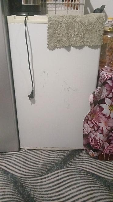 корпус холодильник: Компактный однокамерный холодильник (table top). - Форм-фактор — 2