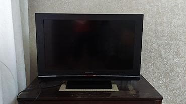 Телевизор Panasonic VIERA, диагональ около 26–32". ЖК-панель с матовым