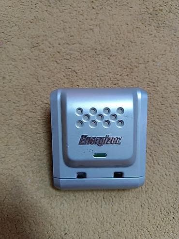 open box: Зарядное устройство для батарей Energizer
рабочий — 1