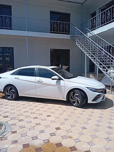 Hyundai Elantra: 2024 г., 1.5 л, Вариатор, Бензин, Седан