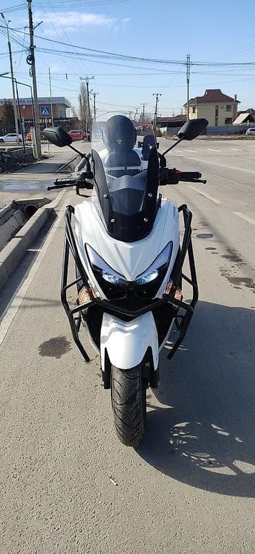 крап мотор: Макси-скутер 150 куб. см, Бензин, Новый — 9