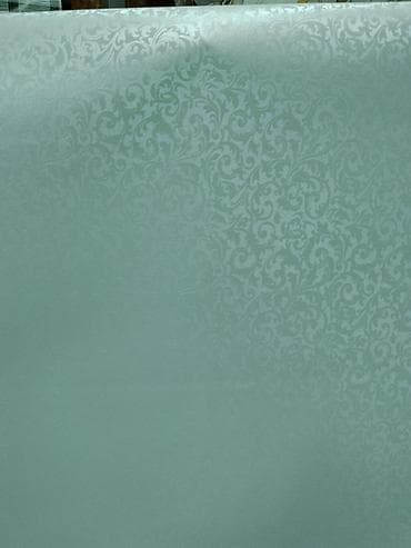 Скатерть из эко‑кожи, ширина полотна 140 см, длина — по заказу. Цена