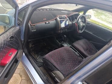 Honda Fit: 2002 г., 1.3 л, Вариатор, Бензин, Хэтчбэк