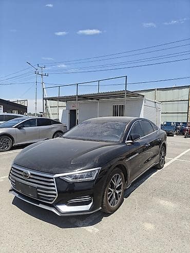 бид е2: BYDE9 2021 года выпуска. Пробег автомобиля составляет 65 000 — 8