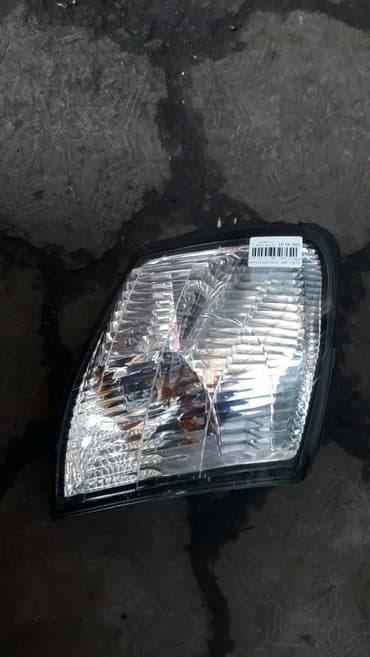 поворотники на виндом: ОРИГИНАЛ . Фары и поворотник на Ниссан либерти . из Японии — 9