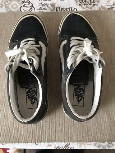 свадебные салоны бишкек: Кроссовки, 38, Adidas, Б/у, цвет - Черный, Самовывоз — 3