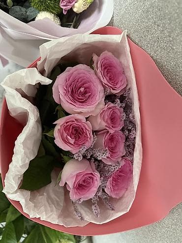 цветы из денег: Продаю два букетика цветов 🌸 Оба красивые и в хорошем состоянии, отдаю — 2
