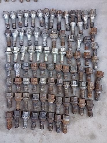 метиз 1: Болты на Мерседес-Бенс оригинал цена за штуку 100с — 2