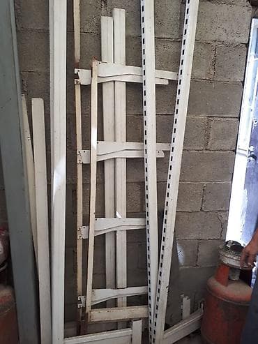 Тигүүчүлөр үчүн отургучтар: Продается комплект мебели и оборудования для ателье/швейного цеха: - — 5