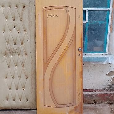 плетеный стол и стулья: Межкомнатные дверные полотна и коробки (набор). В комплекте: - — 7