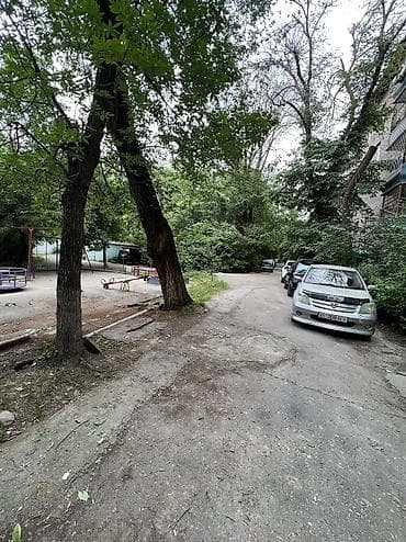 район филармони: 2 комнаты, 47 м², Индивидуалка, 3 этаж, Косметический ремонт — 2