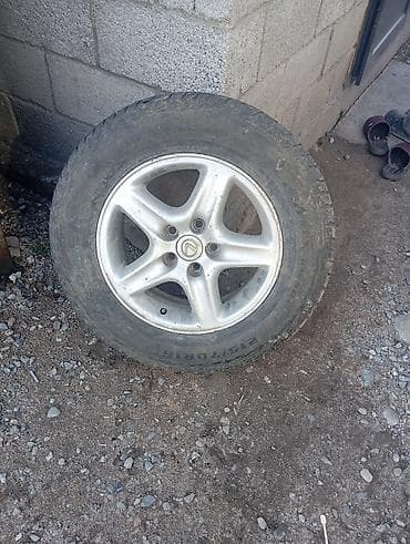 Унаа: Продаю колесо на Лексус размер 215/70 R 16 Продаю покрышки летние бу — 1