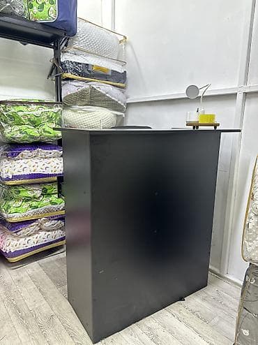 Для кафе, ресторанов: Продаётся компактный и удобный ресепшен чёрного цвета. Отлично — 5