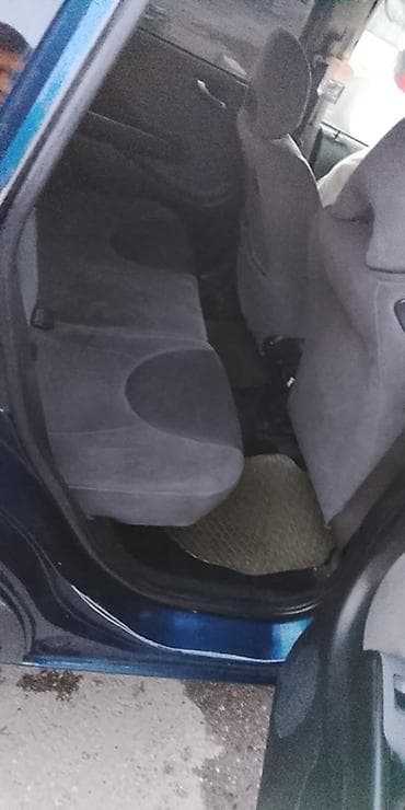 magi: Honda Fit: 2003 г., 1.3 л, Автомат, Бензин, Хэтчбэк — 4