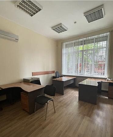 Недвижимость: Сдается офисное помещение на первой линии в центре города! Район — 6