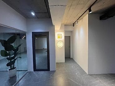 5: Аренда офисов, 220 м², В жилом комплексе, 1 линия, С оборудованием, С отдельной кухней — 5